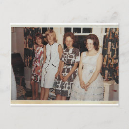 dam i väntan på vykort