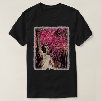 Dam Liberty Fireworks Background Firande juli T Shirt