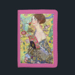 Dam med Fläkt av Gustav Klimt, Vintage japonism<br><div class="desc">Dam tillsammans med Fläkt (1918) av Gustav Klimt är en vintage av porträtt av Viktorian Era Symbolism bra art. En vacker brunettkvinna som har en orientalisk fläkt. Den gyllene blommigten Japans tematiska bakgrund är fullt av blomning av exotiska blommor, frikor och andra fåglar med utdragen vingar. Om konstnären: Gustav Klimt...</div>