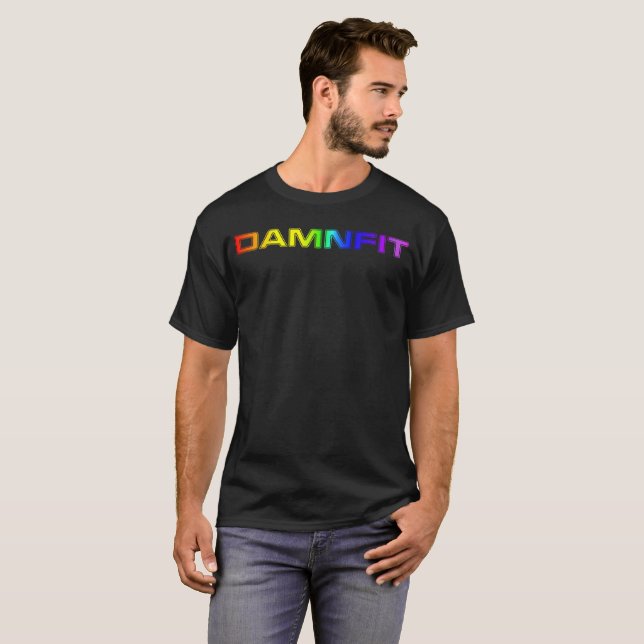 DAM+N Pridets Mörk Tee (Hel framsida)