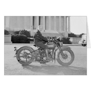Dam som kör motorcykel, 1937 hälsningskort