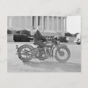 Dam som rider Motorcykel, 1937 Vykort