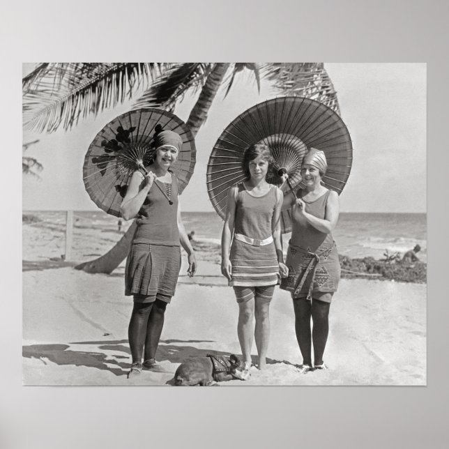 Damer på stranden, 1920. Gammalt foto Poster (Framsidan)