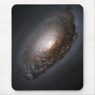 Damm runt kärnan i Black Öga Galaxy M64 Musmatta