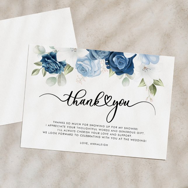 Dammblå Blommig Bröllopsdusch Tack Kort (Dusty Blue Floral Script Bridal Shower Thank You Card)