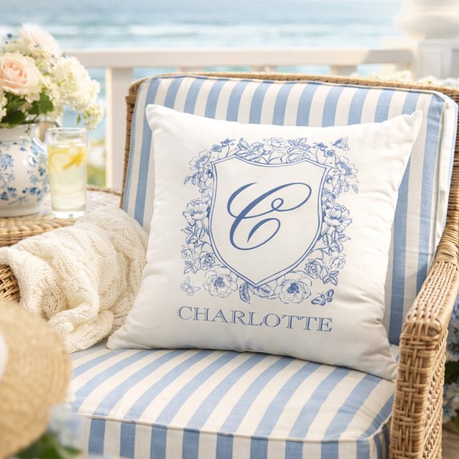 Dammblå Blommig Vapen Monogram Namn Kudde (Skapare uppladdad)