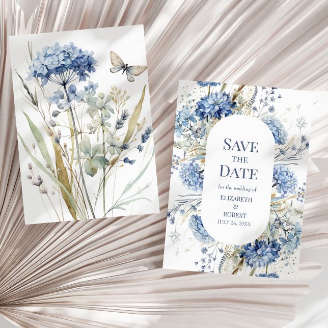 Dammblå Hortensia Vildblomma Spara Datum-kort Inbjudningar (French Blue Garden Wildflowers Save The Dates Invitation on a neutral sunny dry palm leaf.)
