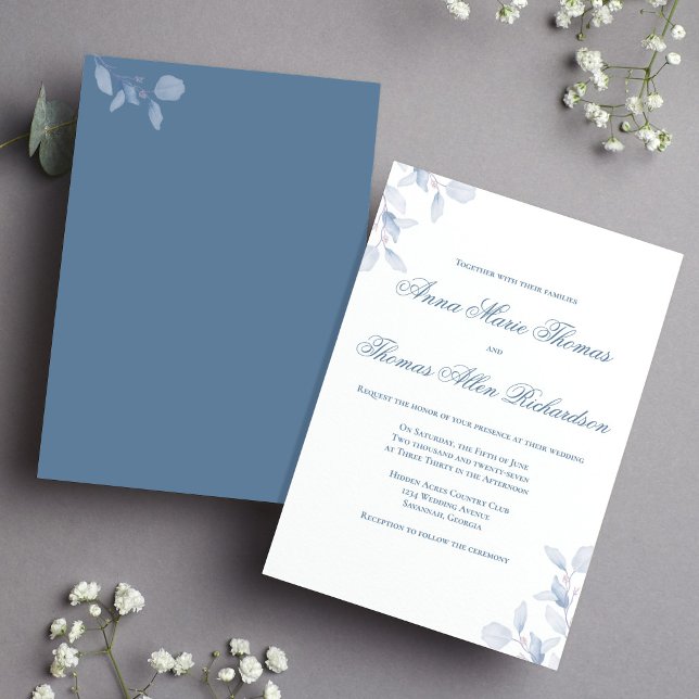 Dammblå Minimalistisk Botanisk Elegant Bröllop Inbjudningar (Elegant dusty blue floral wedding invitation with soft greenery and classic calligraphy.)