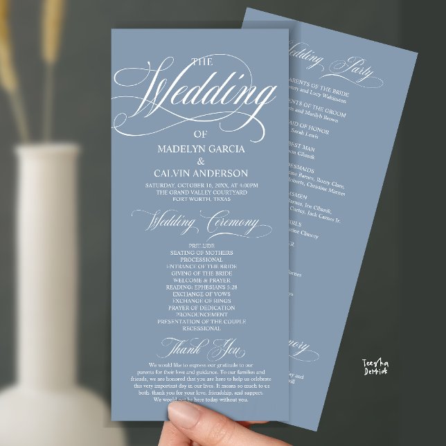 Dammblå Modernt Skript Allt-i-ett Bröllop Program (Modern Script All In One Wedding Program Card in Dusty Blue)