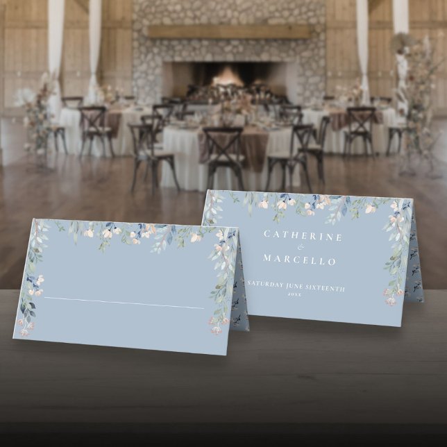 Dammig blå blomsterfallande bröllop  placeringskort (Dusty Blue Floral Cacscade Wedding Place Card)
