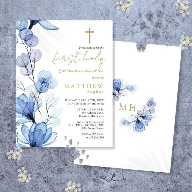 Dammig blå blomstergudstjänst inbjudan till första (Dusty Blue Floral First Holy Communion Invitation Postcard)