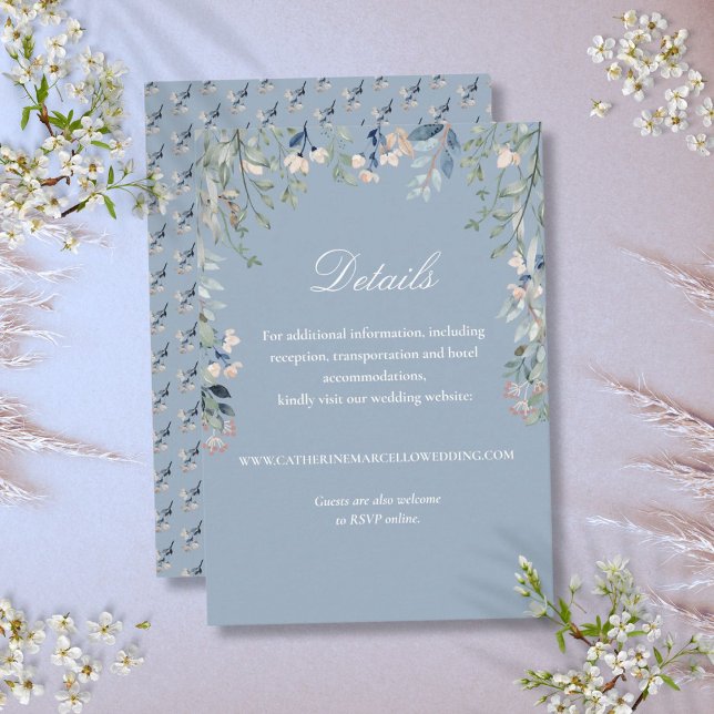 Dammig blå elegant blomsterkaskad Bröllopsdetaljer Tilläggskort (Dusty Blue Elegant Floral Cascade Wedding Details Enclosure Card)