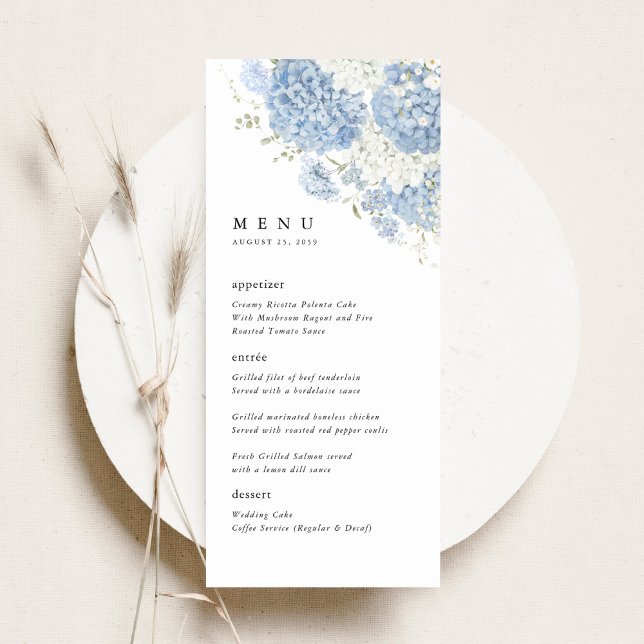 Dammig blå vit blomsterbröllopsreception Middag Meny (Dusty blue white hydrangea wedding sign menu, reception dinner menu card, neutral plate indoors)
