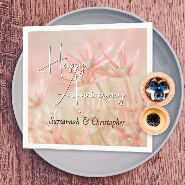 Dammig orange blomsterbakgrund årsdag pappersservett (Special occasion template text dusty orange floral paper napkins. )