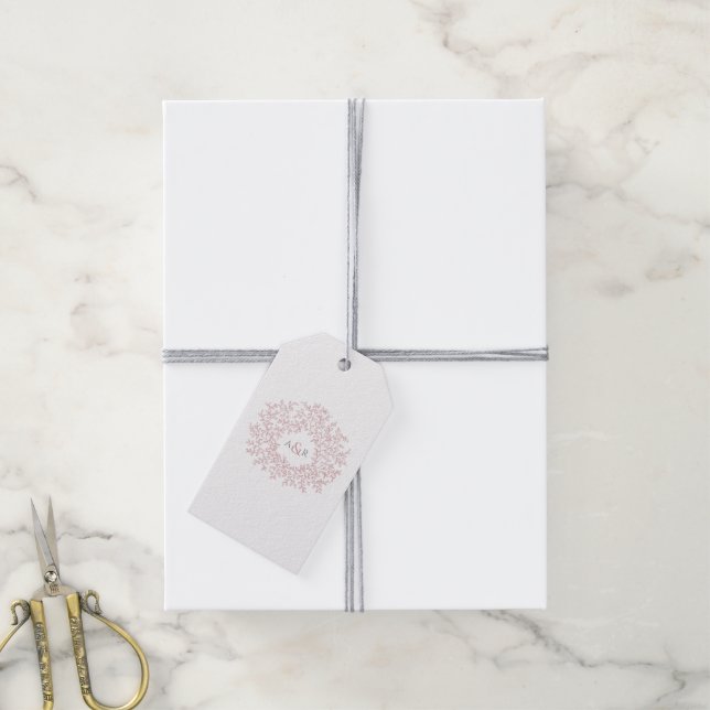  dammig rosa cirkel i löv monogram bröllop presentetikett (Med Snöre)