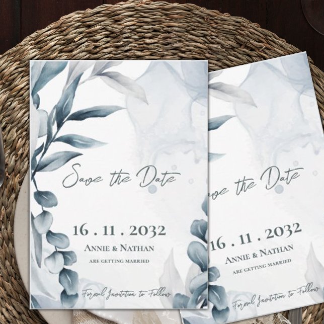 Dammiga blå eukalyptusblad Elegant bröllop Spara Datumet (Dusty Blue Eucalyptus Leaves Elegant Wedding Save The Date)