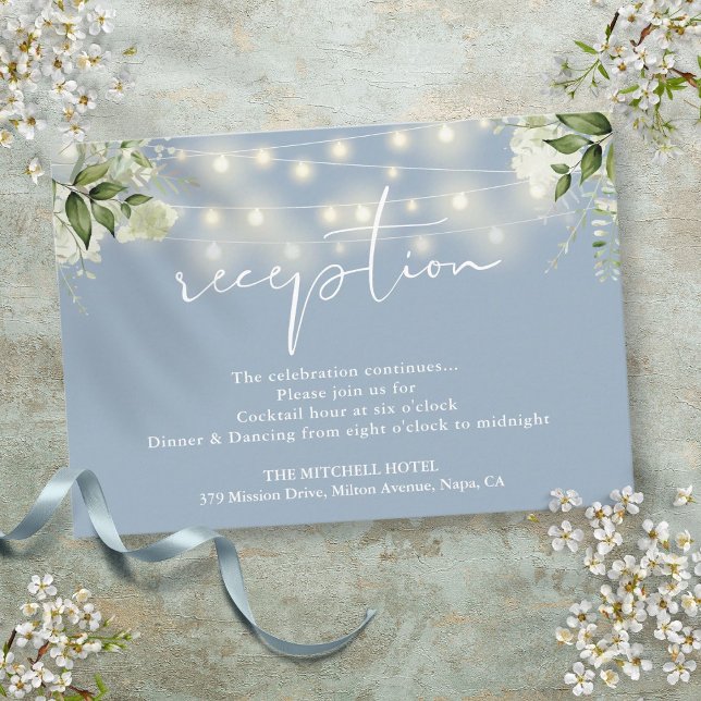 Dammiga blå strängljus Blommig bröllopsmottagning Tilläggskort (Dusty Blue String Lights Floral Wedding Reception Enclosure Card)