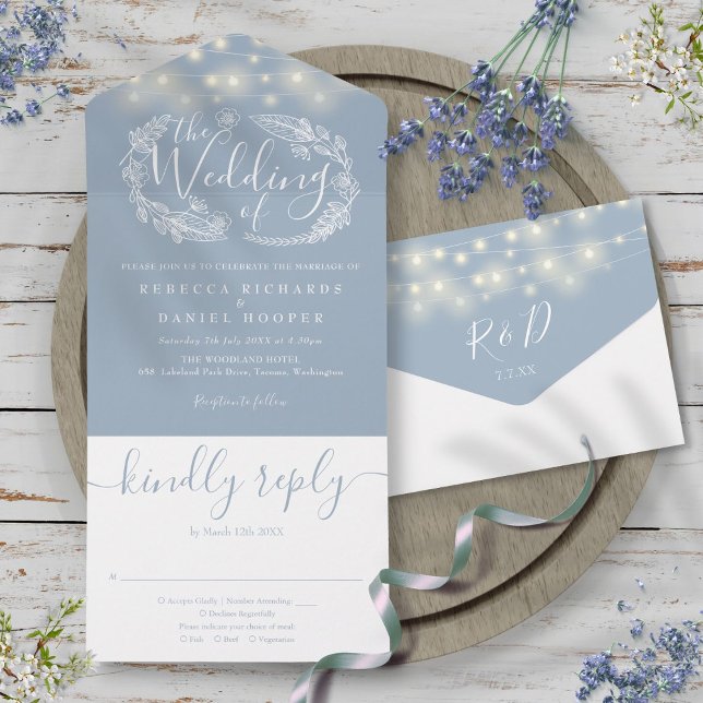 Dammiga blå strängljus med bladverk och blommor fö (Dusty Blue String Lights Foliage Floral Wedding All In One Invitation)