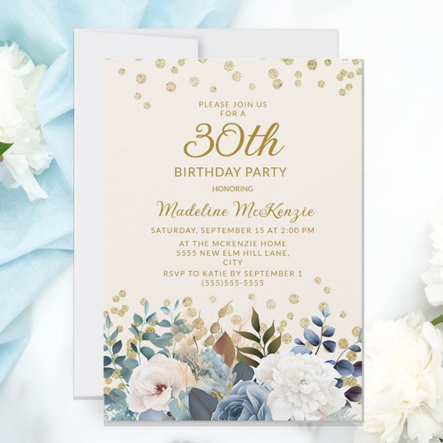 Dammigt blå vit blomsterguld 30-årsdag inbjudningar (Skapare uppladdad)