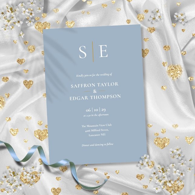 Dammigt Blått Och Guld Monogram Bröllop Inbjudningar (Dusty Blue And Gold Monogram Wedding Invitation)