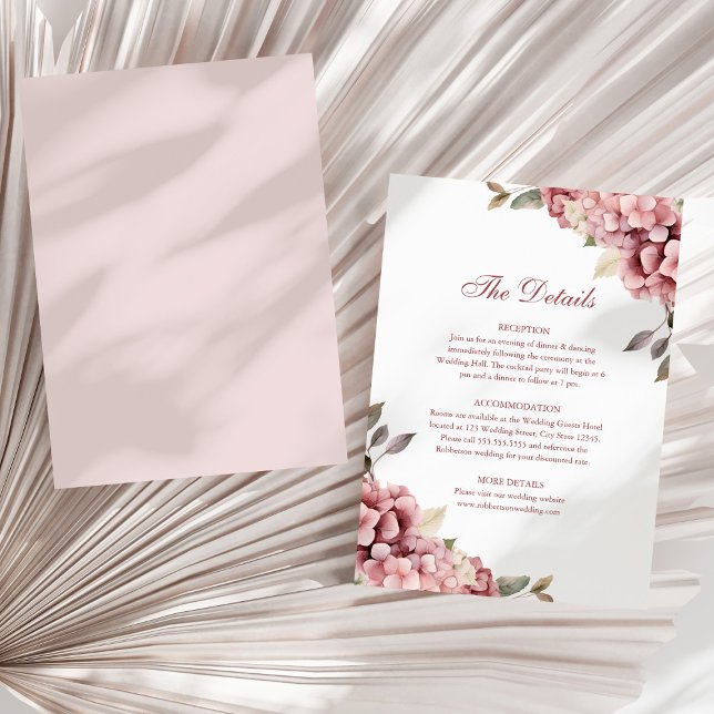 Dammrosa Hydrangea Bröllopsinformationskort Inbjudningar (Modern Dusty Rose Hydrangea Wedding Details Card on a sunny neutral dry plam leaf.)
