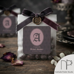 Dammrosa monogram Fleur-de-Lis Fyrkantigt Klistermärke