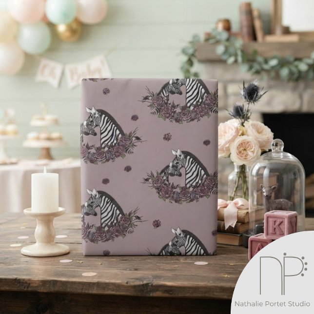Dämpad Blommig Zebra Mamma och Bebis Ljus Rosen Gr Presentpapper (Moody Floral Zebra Mommy and Baby Pale Rose Gray Wrapping Paper features fine-line ink illustrations)