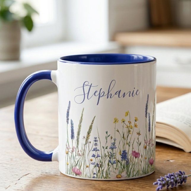 Dämpad Indigo Botanisk Vildblomsäng Mugg (A custom botanical wildflower meadow mug for a friend's daily self care routine.)