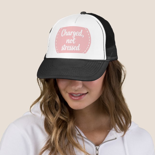 Dämpad rodnad och dammig rosa AI-konst  Keps (In Situ)