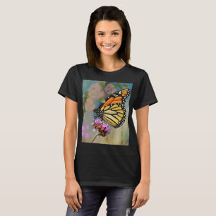 Damtröja med färgglad fjärilsdesign – t shirt