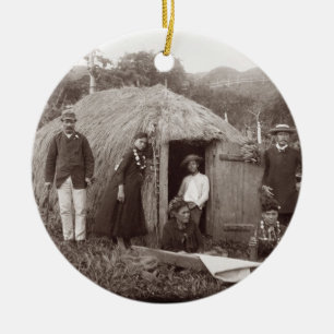 Danande Tappa, en infödd trasa, c.1875 Julgransprydnad Keramik