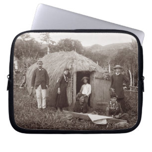 Danande Tappa, en infödd trasa, c.1875 Laptop Sleeve