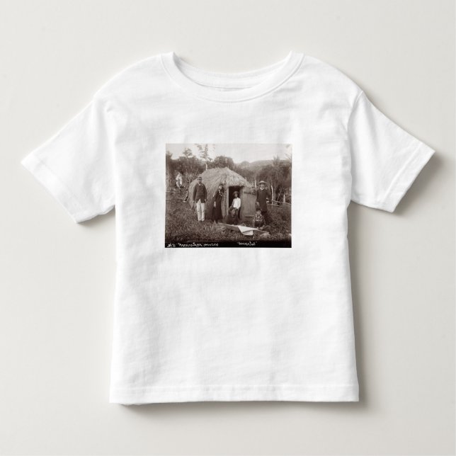 Danande Tappa, en infödd trasa, c.1875 T-shirt (Framsida)