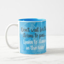 Dance in Rain Blue Watercolor Inspirational Två-Tonad Mugg