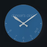 Dancers Clock Classic Blue Rund Klocka<br><div class="desc">Lustigt Clock,  bästa idé för gåva. : 2020 Färg inspirerad punkt.</div>