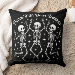 Dancing Halloween Skeletons Kudde