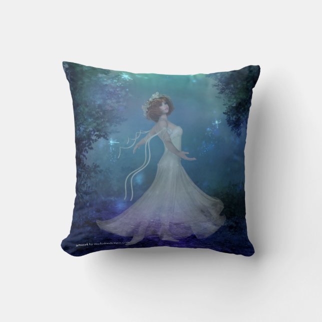 Dancing in Skogen Fantasy Pillow Kudde (Framsida)