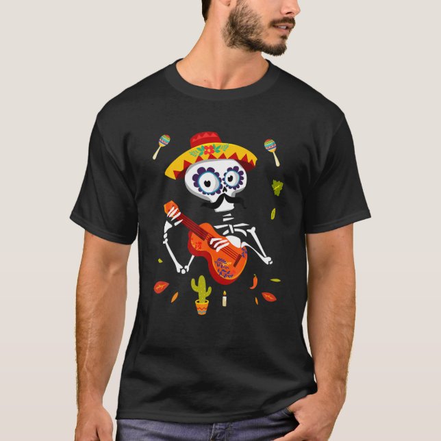 Dancing Skeleton Guitar Mexican Manar Dia de Los M T Shirt (Framsida)