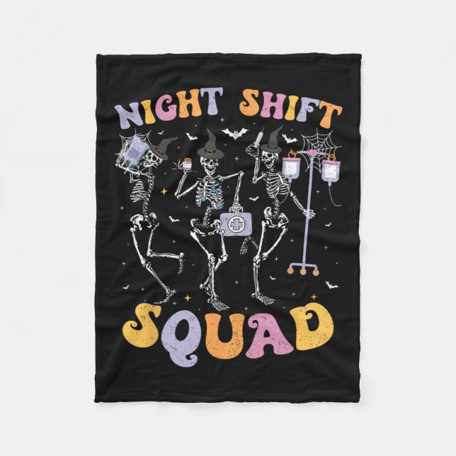 Dancing Skeleton Nurse Night Squad Shift Halloween Fleecefilt (Framsidan)