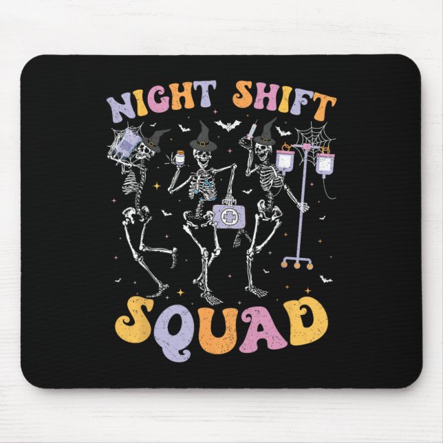 Dancing Skeleton Nurse Night Squad Shift Halloween Musmatta (Framsidan)
