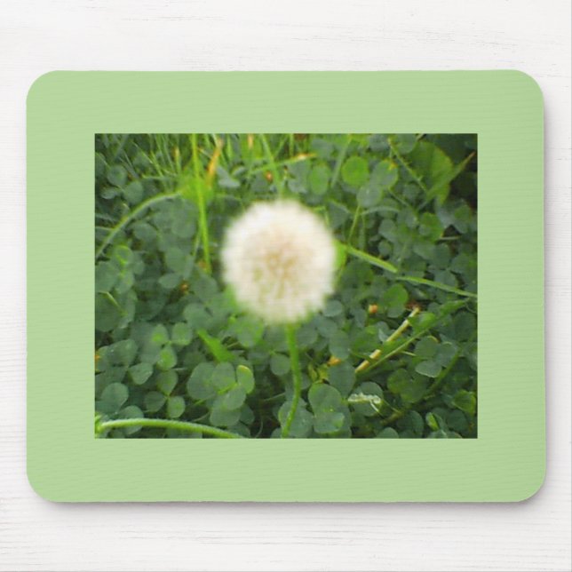 Dandelion Nestled i Grönt Klöver Musmatta (Framsidan)