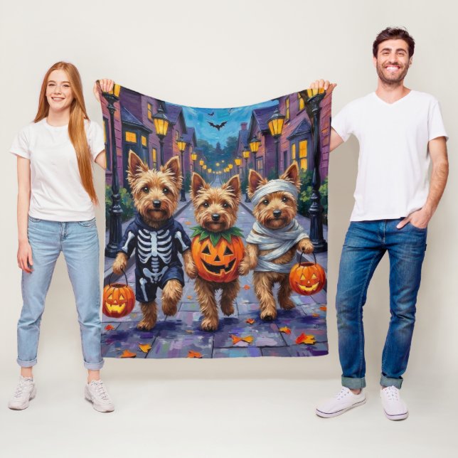 Dandie Dinmont Terrier Halloweentrick-or-treatande Fleecefilt (På plats)