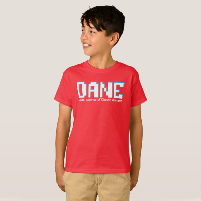 Dane boys namn och menar pixeltext t-shirt (Hel framsida)