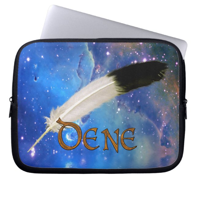 DANE Nation & Feather Space Laptop sleeve (Framsidan)