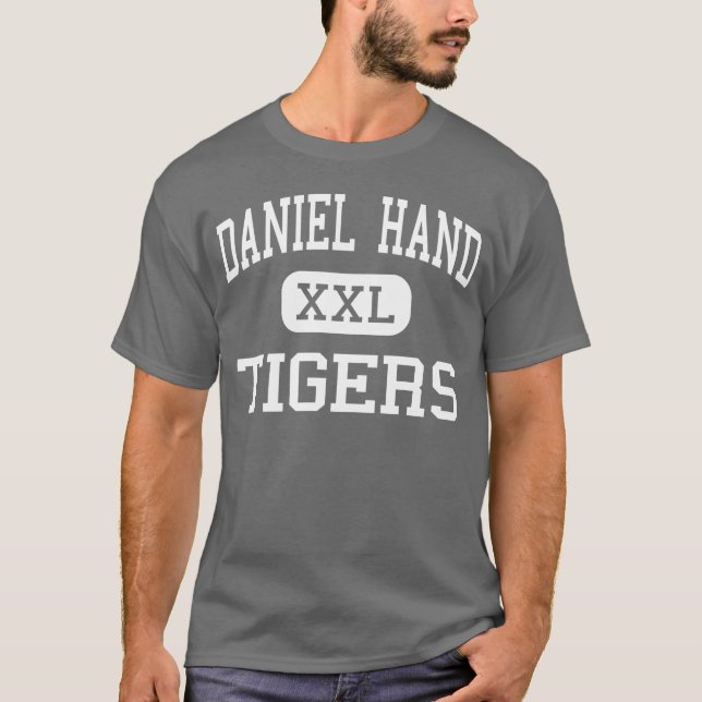 Daniel räcker - tigrar - kicken - Madison Tee Shirt (Framsida)