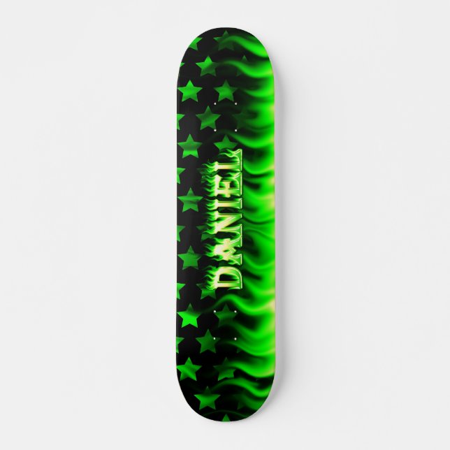 Daniel Skateboard grönt fire and flames design. (Framsida)