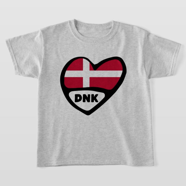 Danmark Land Code Flagga Heart Pin Badge, DNK T Shirt (Laydown)