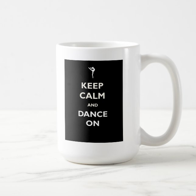 Dans på den svart muggen kaffemugg (Höger)