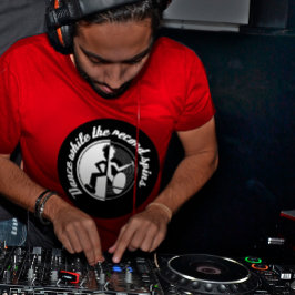 Dansa medan posten snurrar tillbaka grafisk t-shir t shirt