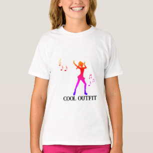 Dansande Anime-Flicka med Musiknoter – Cool K-Pop T Shirt